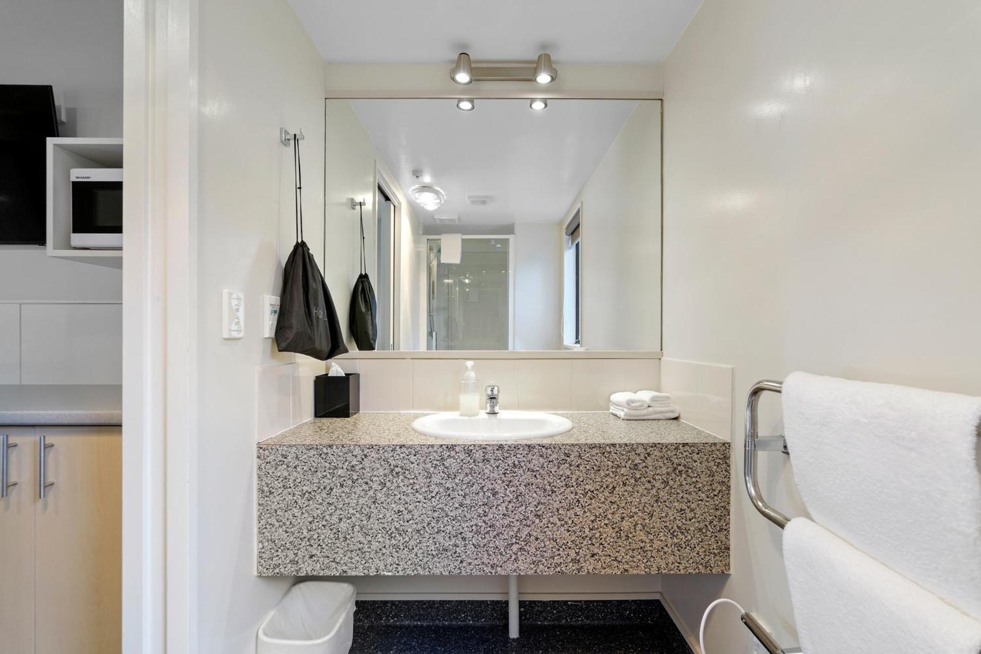 Bella Vista Motel&apartments 4*